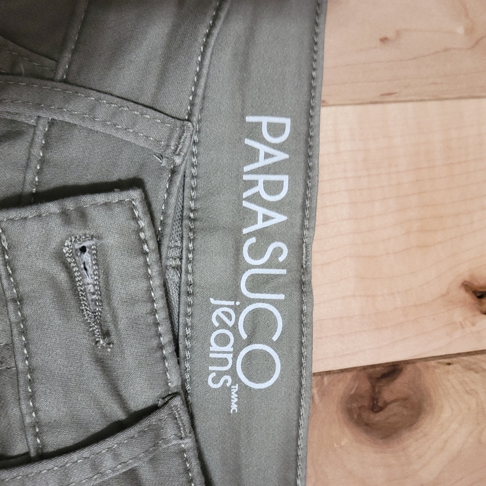 Shorts - Picture 5 of 5